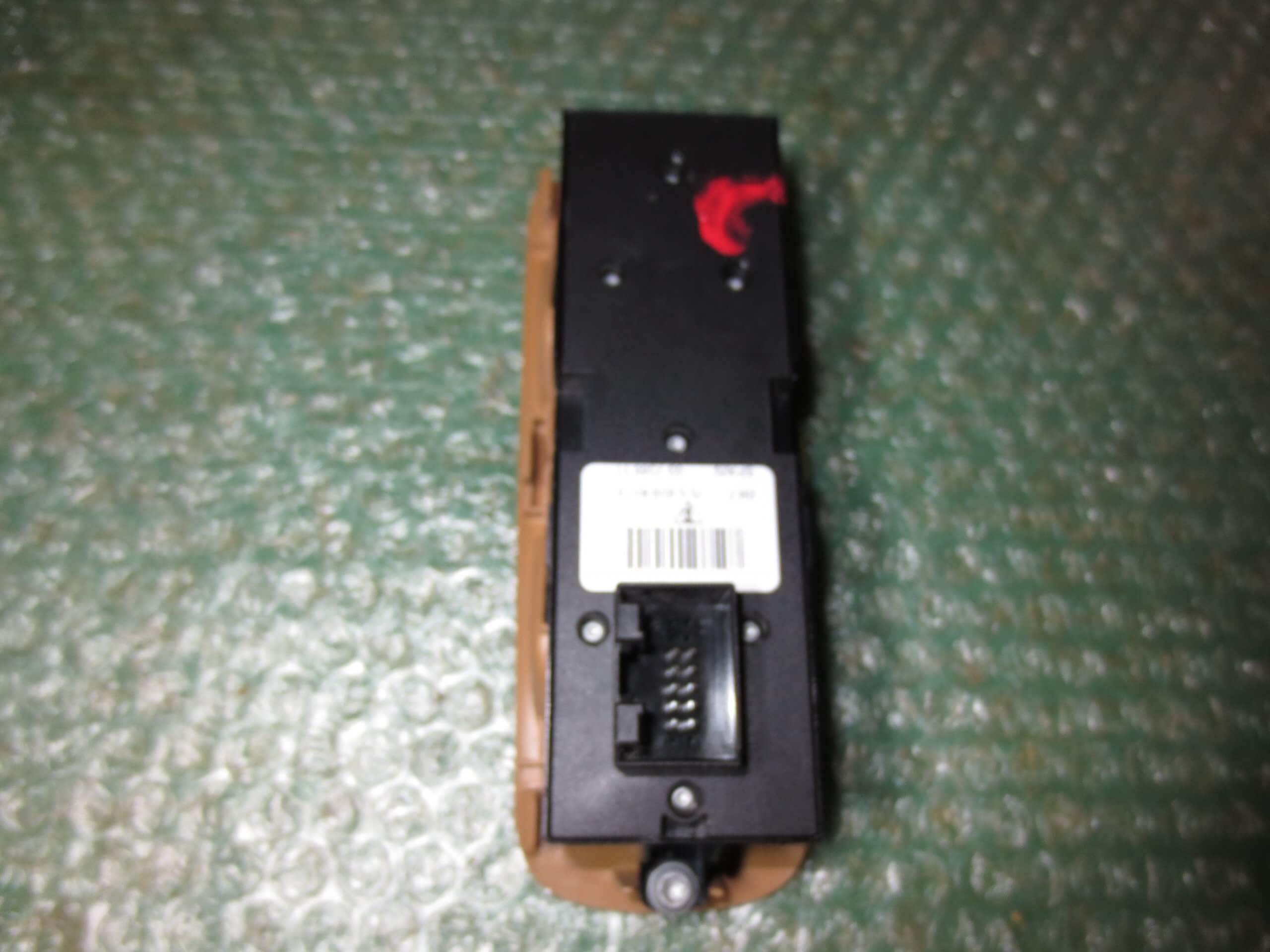 BOTONERA ELEVALUNAS DE PUERTA DEL CONDUCTOR 7L5959857A PORSCHE CAYENNE (2003-2010) - Imagen 2