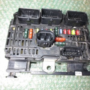 MODULO DE FUSIBLES BSM DEL MOTOR 9656086080 CITROEN C4 - CITROEN C5 II - PEUGEOT 407 (2004-2008)