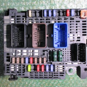 MODULO DE FUSIBLES BSM DEL MOTOR 9677987180 CITROEN C3 - CITROEN C4 II - CITROEN DS4 - PEUGEOT (2010-2017)