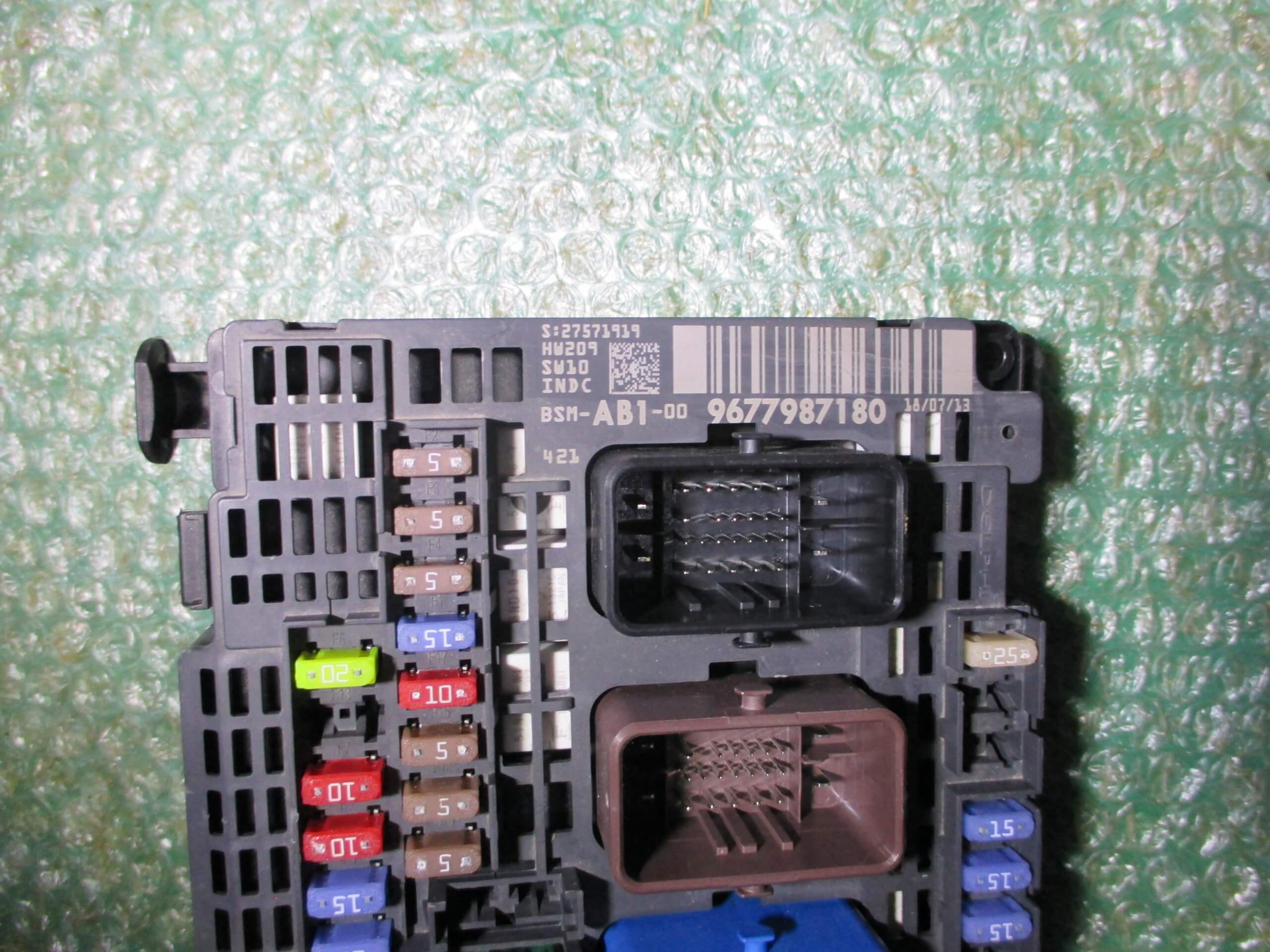 MODULO DE FUSIBLES BSM DEL MOTOR 9677987180 CITROEN C3 - CITROEN C4 II - CITROEN DS4 - PEUGEOT (2010-2017) - Imagen 2