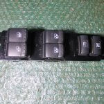 BOTONERA ELEVALUNAS DE PUERTA DELANTERA IZQUIERDA CONDUCTOR 202005299 SSANGYONG KYRON (2005-2015)