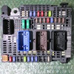 MODULO DE FUSIBLES BSM DEL MOTOR 9810296080 CITROEN C3 - CITROEN C4 II - CITROEN DS4 - PEUGEOT (2010-2017)