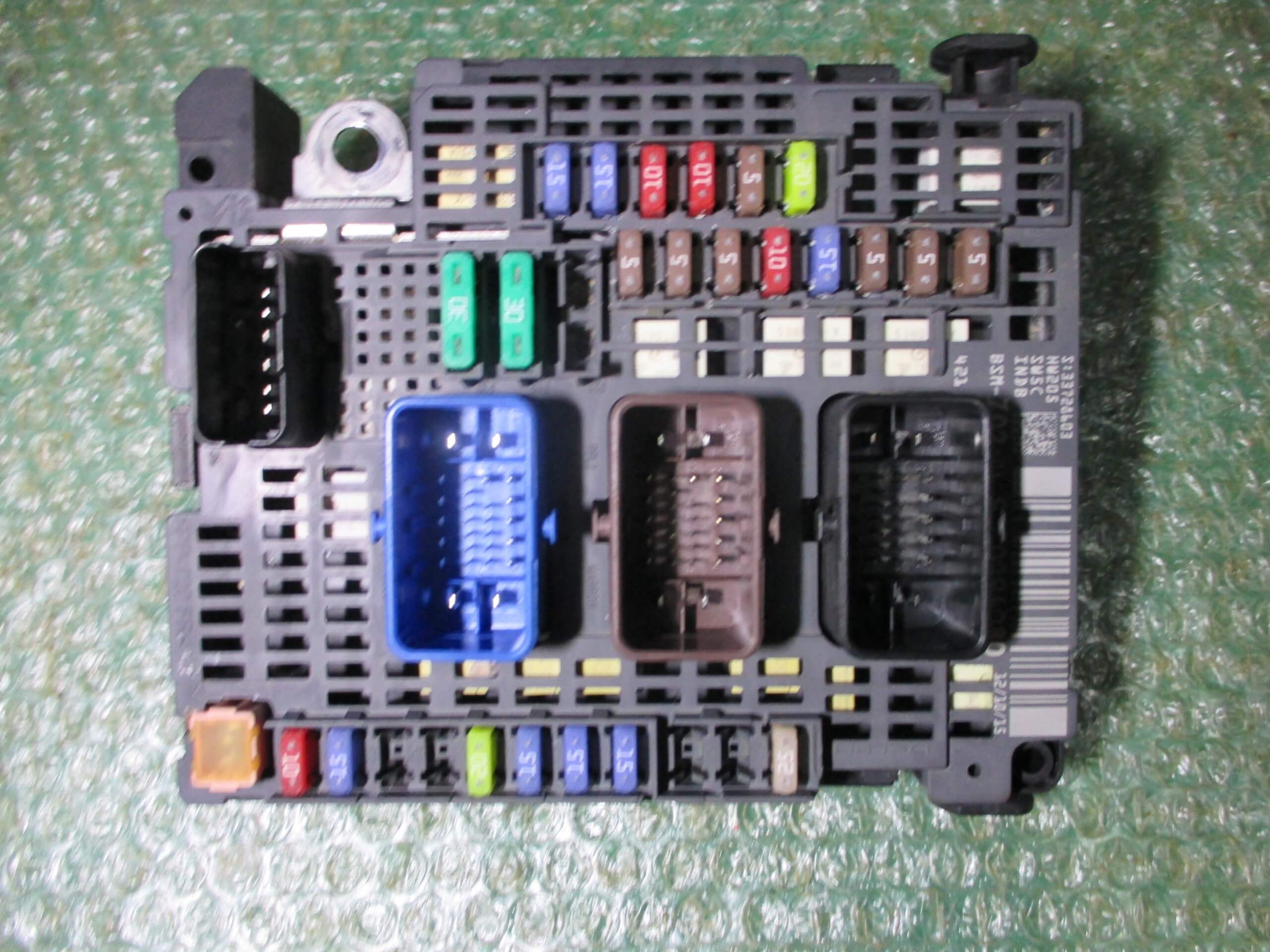 MODULO DE FUSIBLES BSM DEL MOTOR 9810296080 CITROEN C3 - CITROEN C4 II - CITROEN DS4 - PEUGEOT (2010-2017)