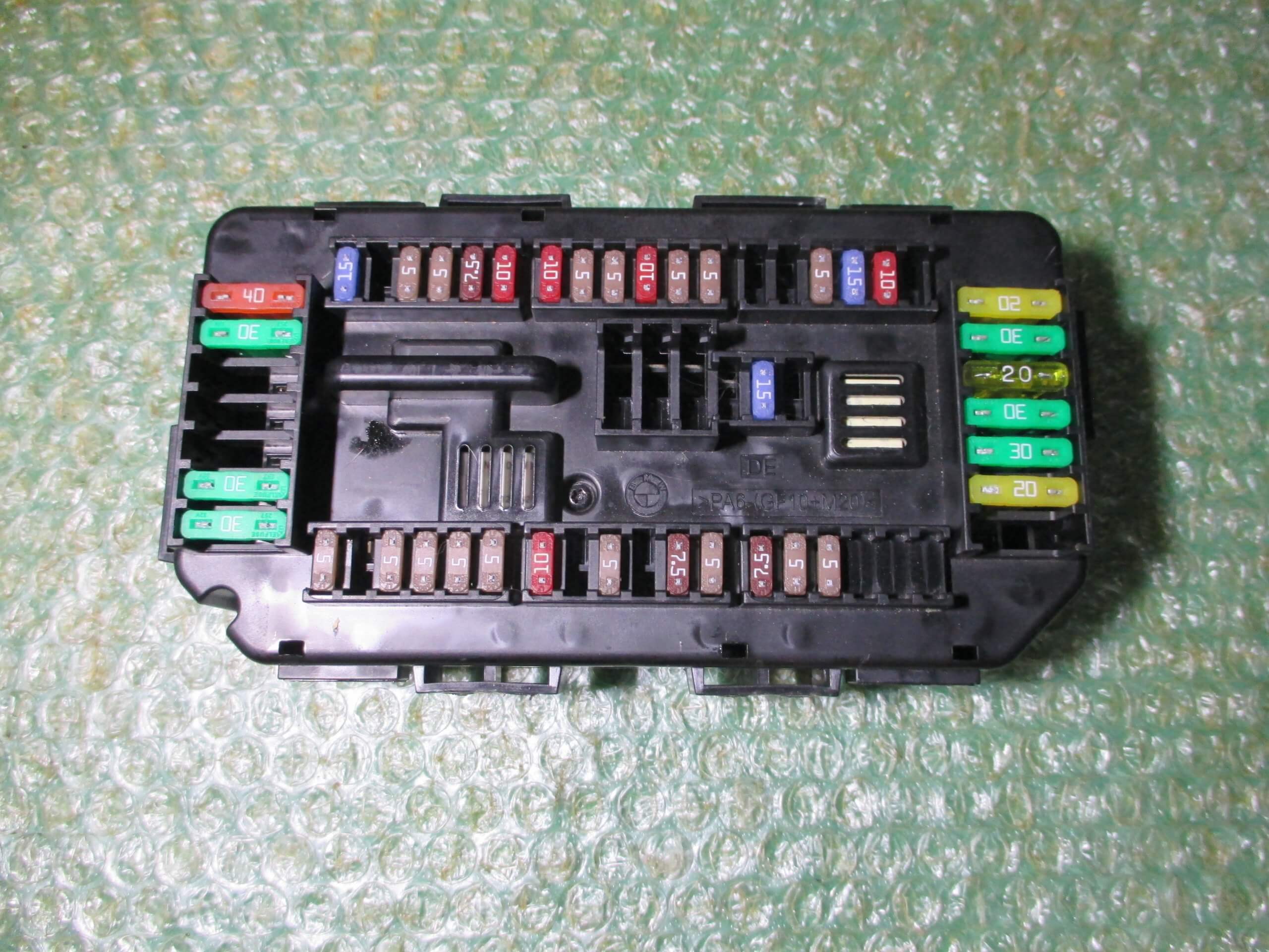 MODULO DE FUSIBLES BSM DEL MOTOR 61.14-9389068 BMW SERIE 3 (F30) - BMW SERIE 4 (F36) (2013-2018)