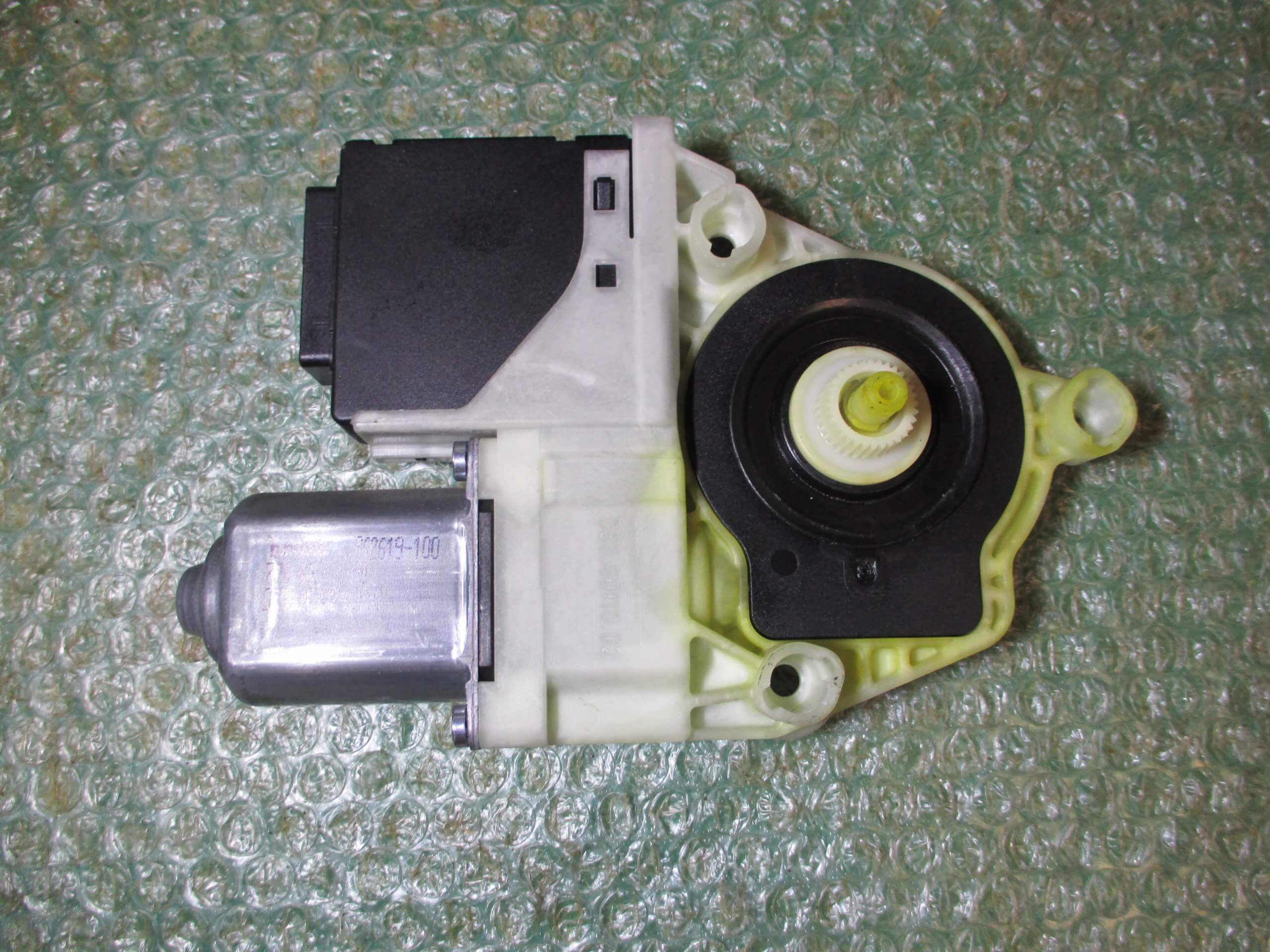 MOTOR ELEVALUNAS TRASERO IZQUIERDO 3C0959795 VOLKSWAGEN PASSAT (B7) (2009-2014) - Imagen 2