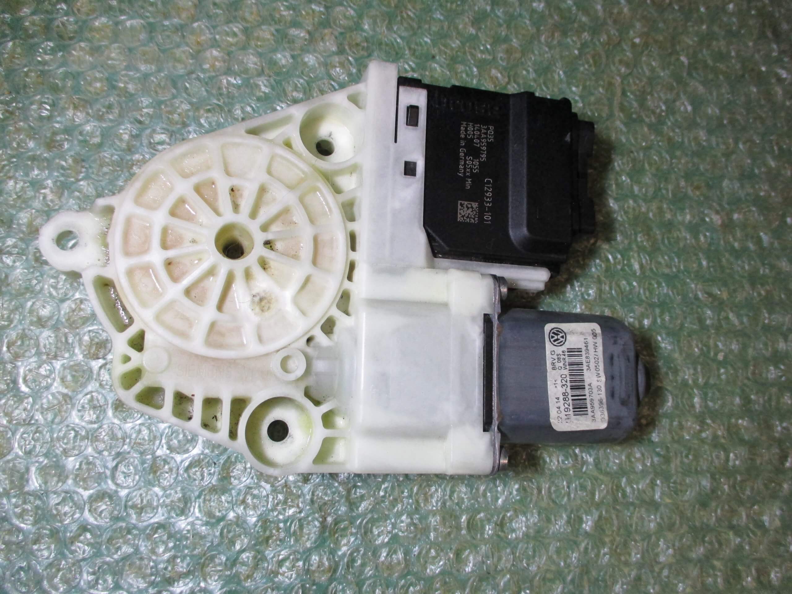 MOTOR ELEVALUNAS TRASERO IZQUIERDO 3AA959795 VOLKSWAGEN PASSAT (B6-B7) (2008-2015)