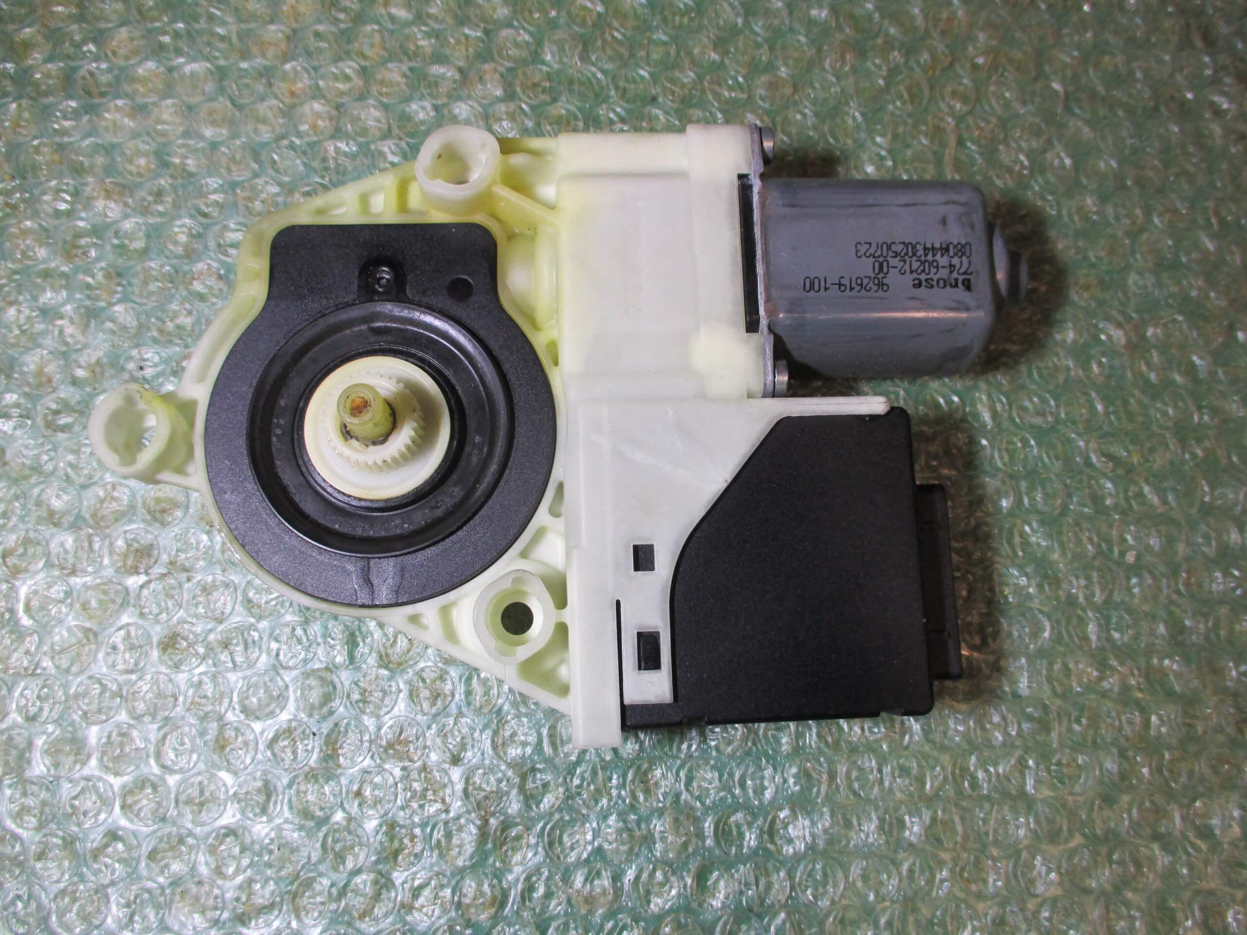 MOTOR ELEVALUNAS TRASERO IZQUIERDO 3AA959795 VOLKSWAGEN PASSAT (B6-B7) (2008-2015) - Imagen 3